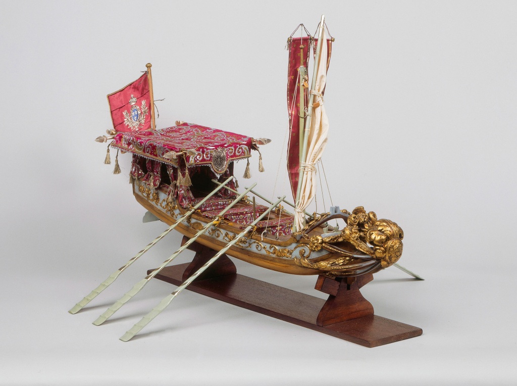 Maquette moderne d’une nef de parade pour le Grand Canal de Versailles au début du XVIIIe siècle, époque de Louis XIV, M. Bouteron (? - vers 1959), modeliste français.